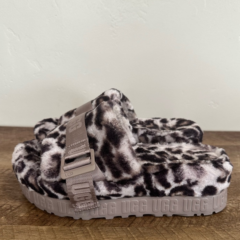 UGG Women's Fluffita Panther Print Slippers Slides Platform Sandals Size 8 - Picture 2 of 14